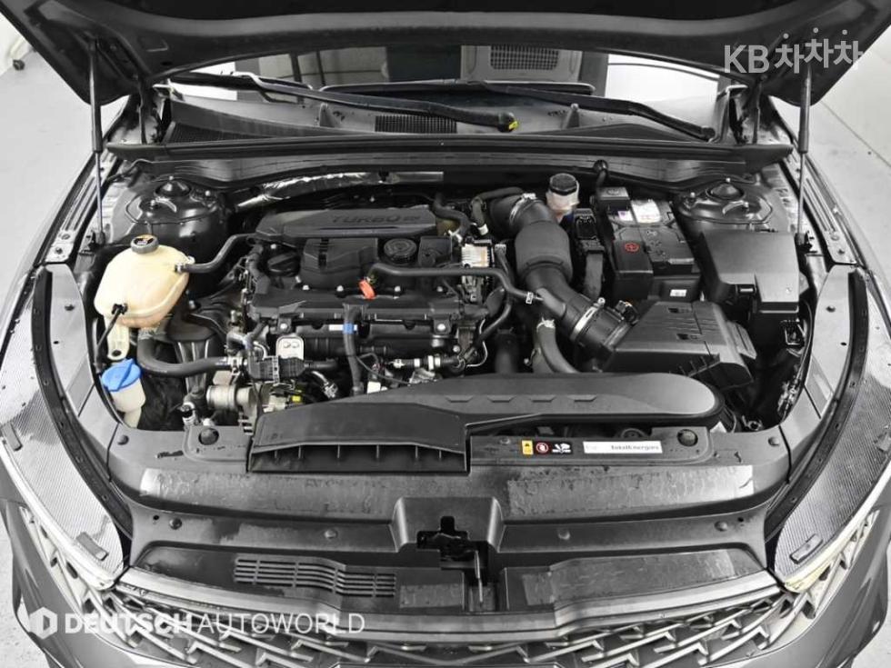 2022 - kia k5