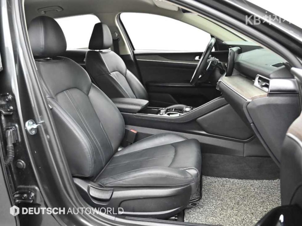 2022 - kia k5