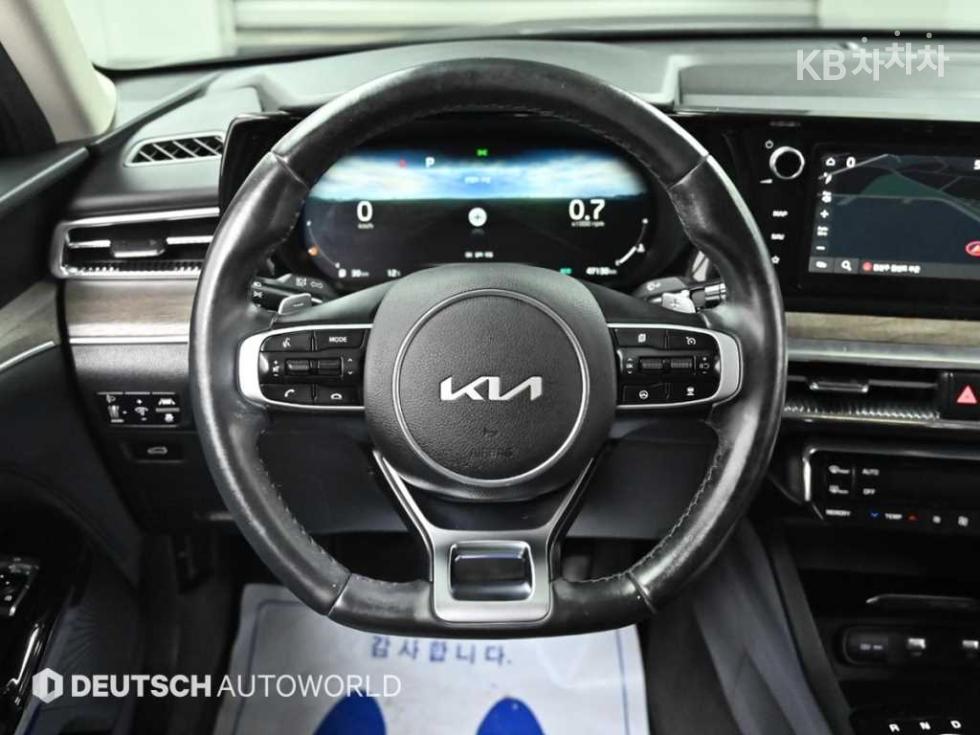 2022 - kia k5