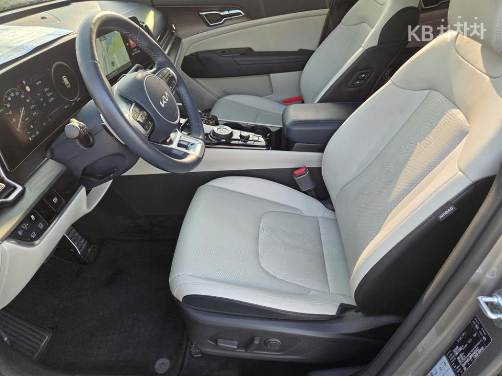 2023 - kia sportage