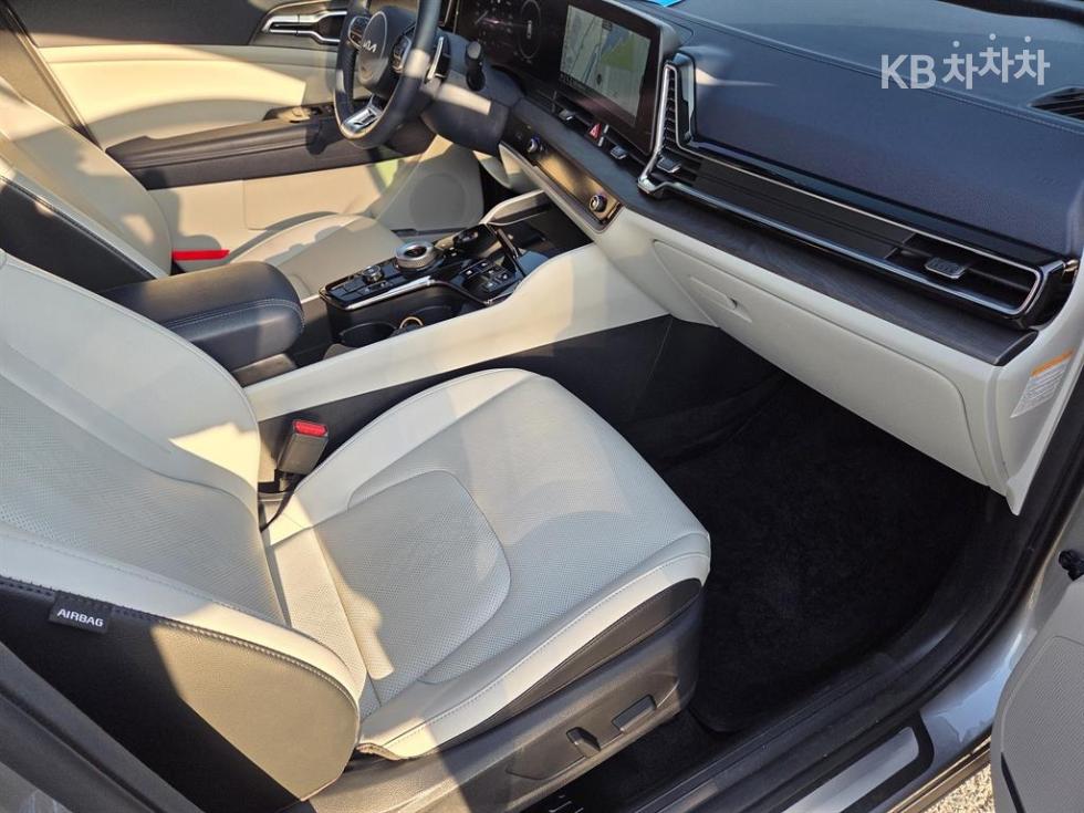 2023 - kia sportage