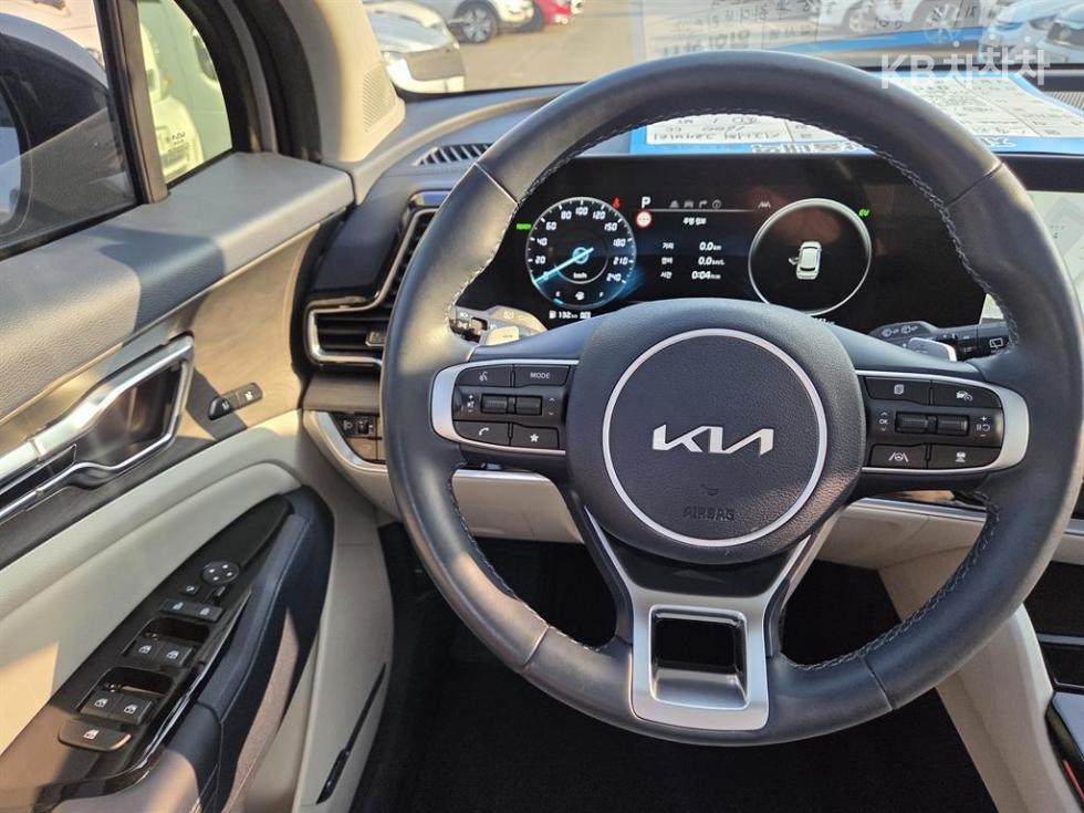 2023 - kia sportage