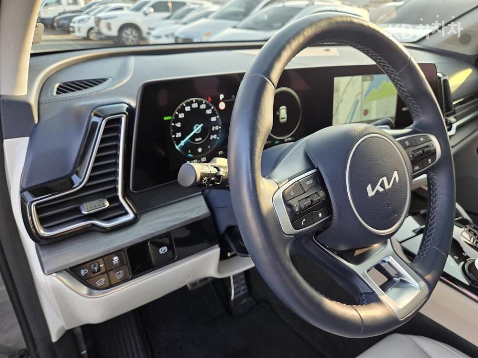 2023 - kia sportage