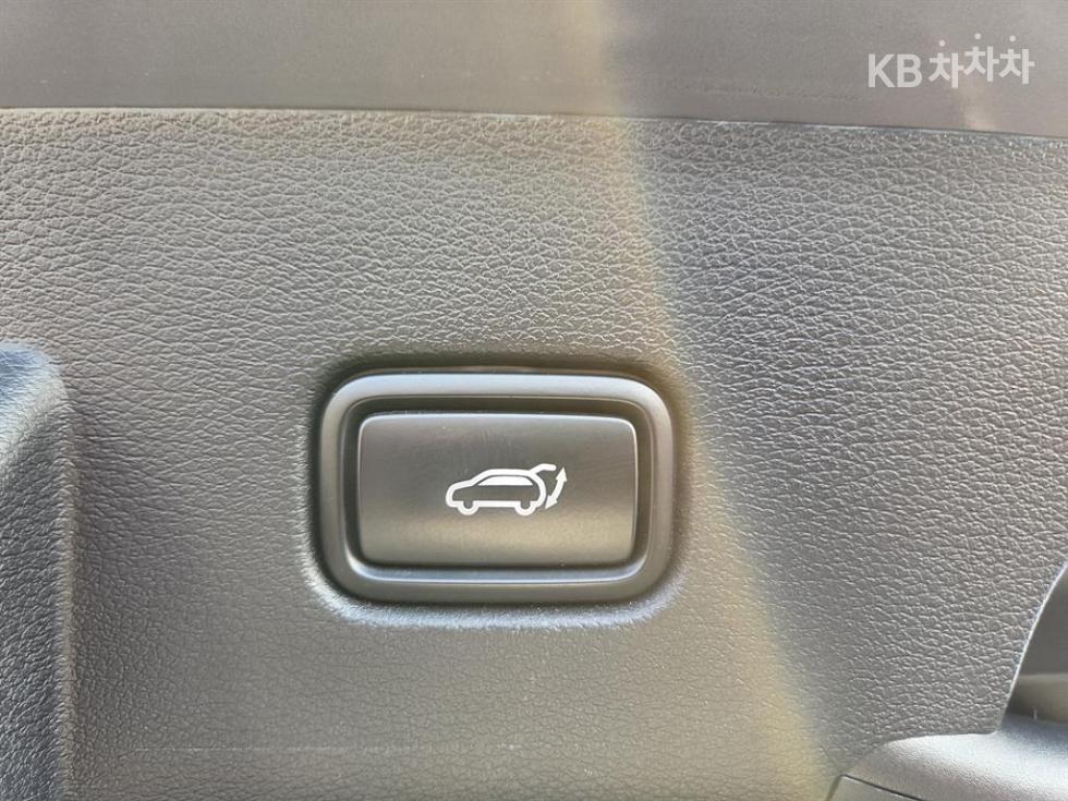 2023 - kia sportage