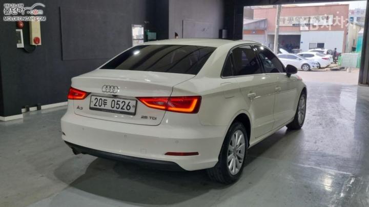 Audi A3 NEW 25 TDI Dynamic 8V 3