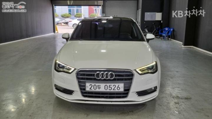 Audi A3 NEW 25 TDI Dynamic 8V 4