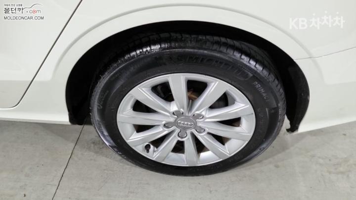 Audi A3 NEW 25 TDI Dynamic 8V 7