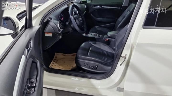 Audi A3 NEW 25 TDI Dynamic 8V 10