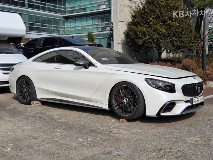 Mercedes-Benz S-Class New S63 AMG 4MATIC+ Coupe 2