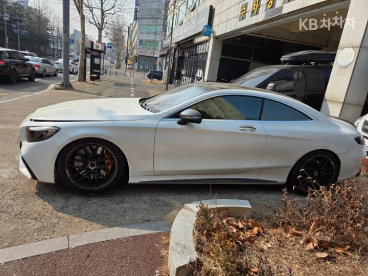 Mercedes-Benz S-Class New S63 AMG 4MATIC+ Coupe 4
