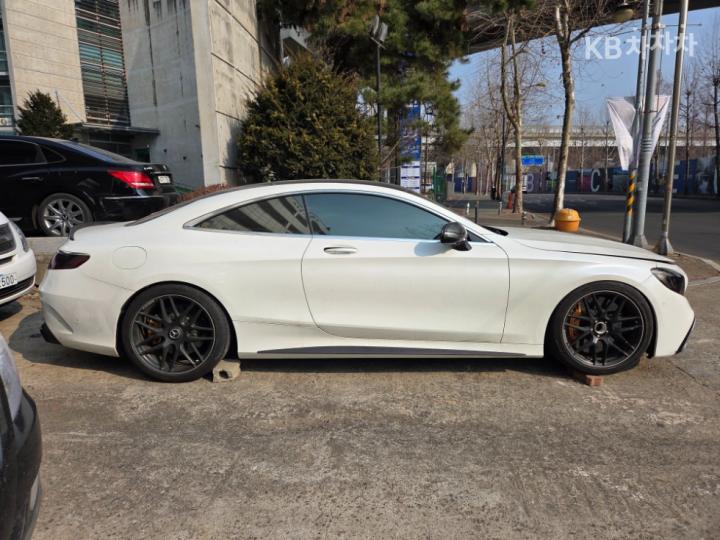 Mercedes-Benz S-Class New S63 AMG 4MATIC+ Coupe 6