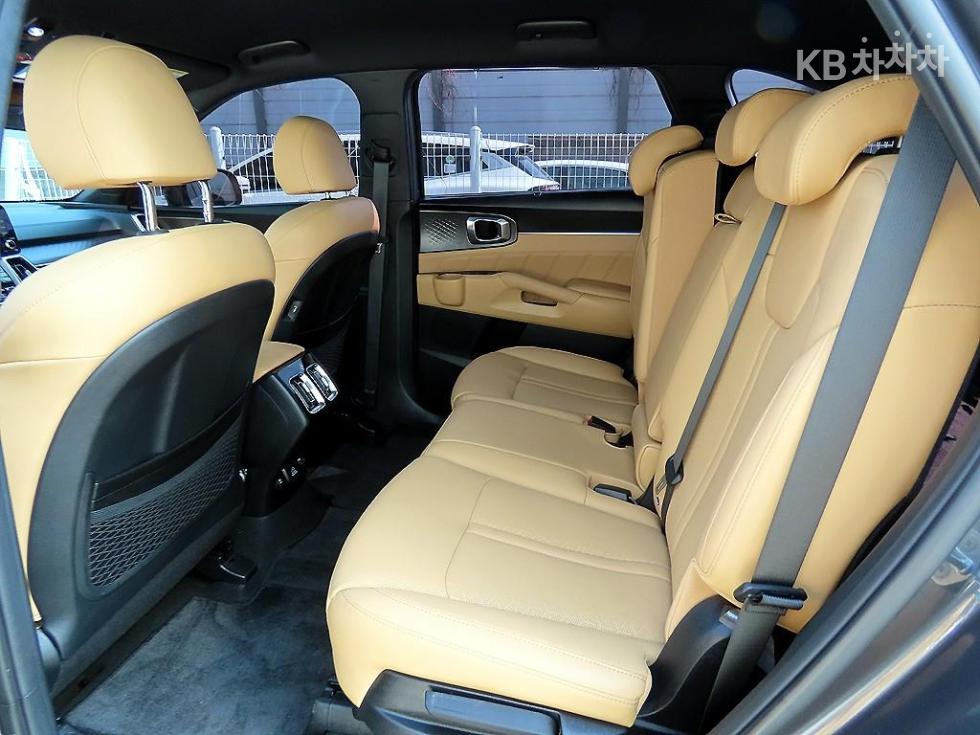 2023 - kia sorento