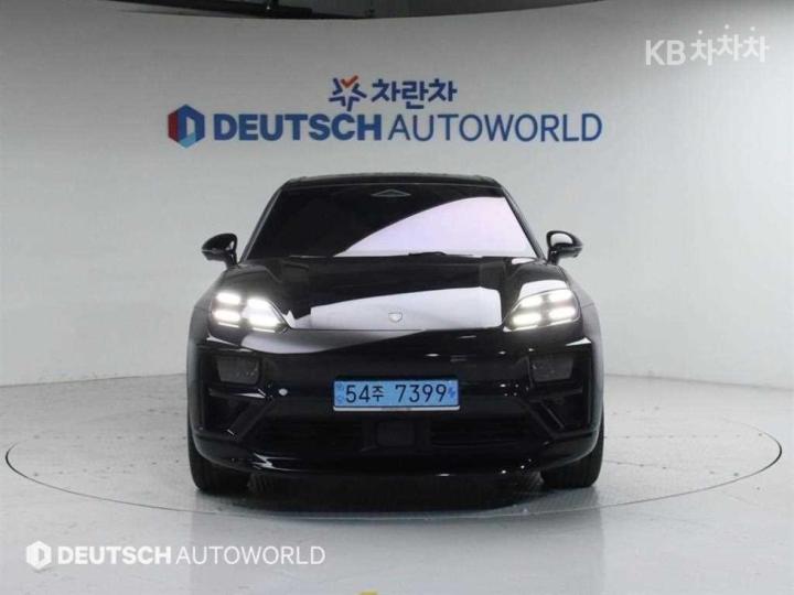 Porsche Macan — miniaturë 3