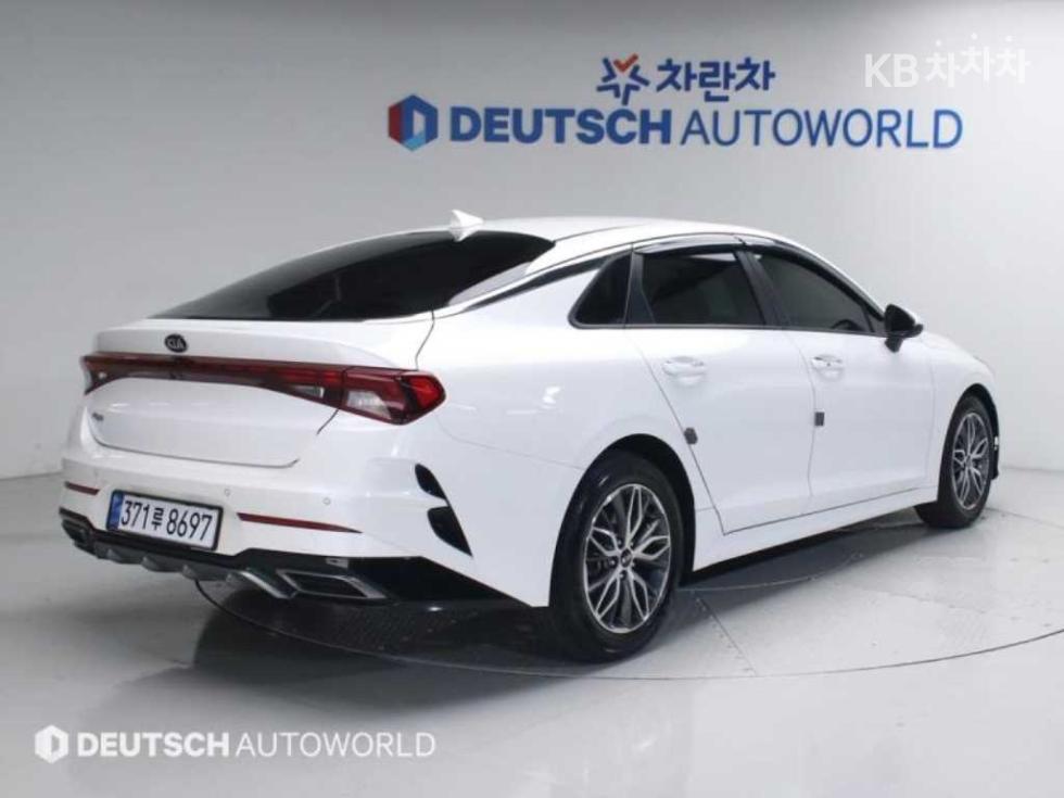 2021 - kia k5
