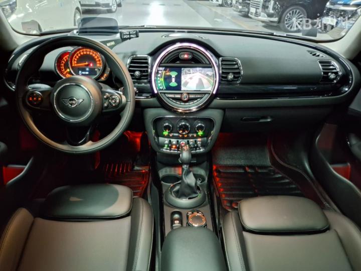 Mini Clubman 1.6 Regular 8