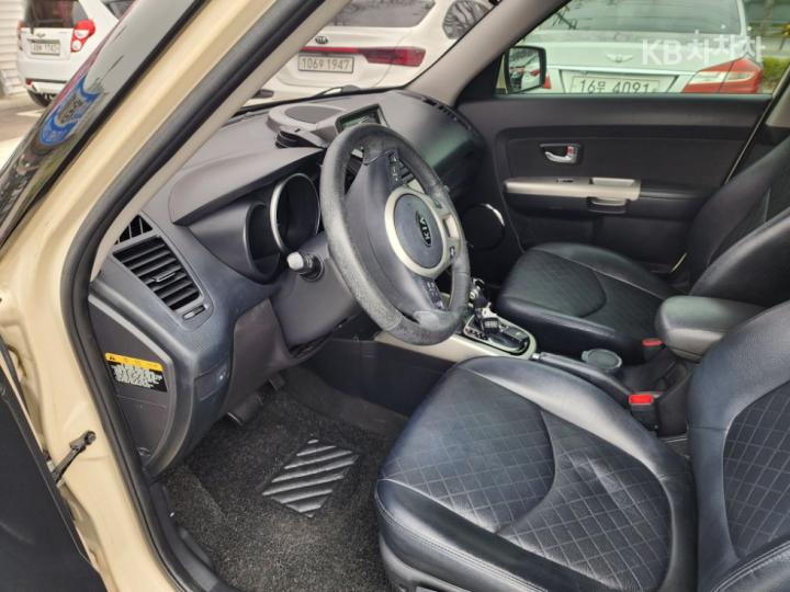 Kia Soul 1.6 GDI Luxury Base Type 10