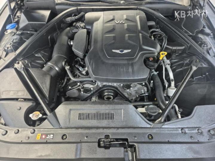 Genesis G80 3.8 GDI AWD Premium Luxury 6