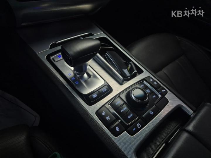 Genesis G80 3.8 GDI AWD Premium Luxury 9