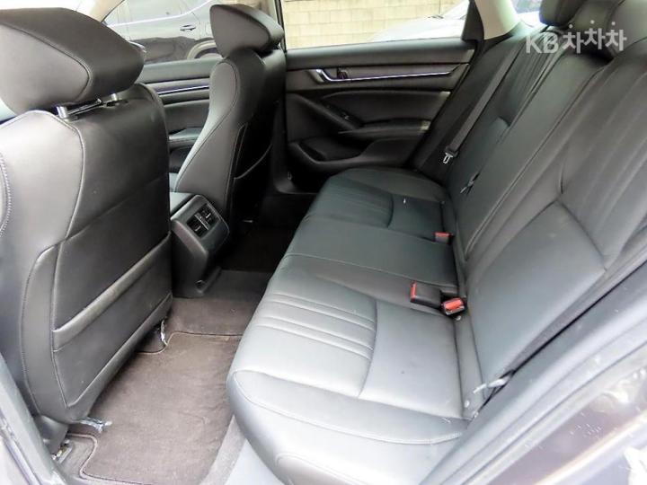 Honda Accord 2.0 Turbo 7