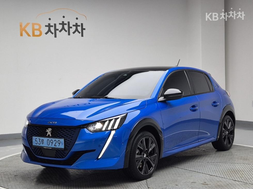 Peugeot e-208 GT - фото 1