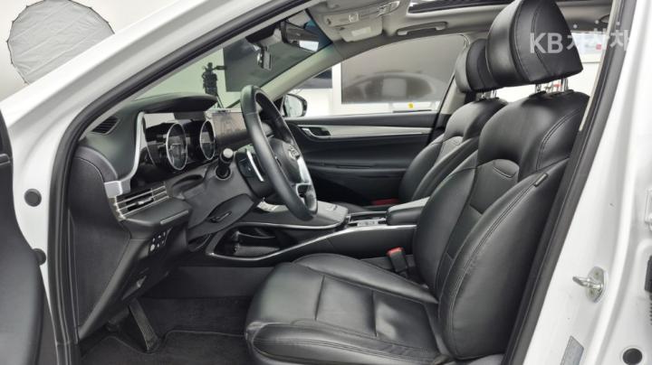 Hyundai Grandeur LPi 3.0 Premium 8