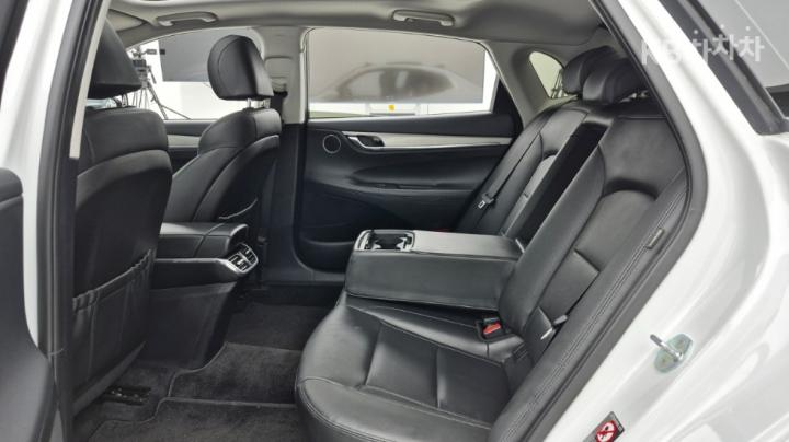 Hyundai Grandeur LPi 3.0 Premium 9