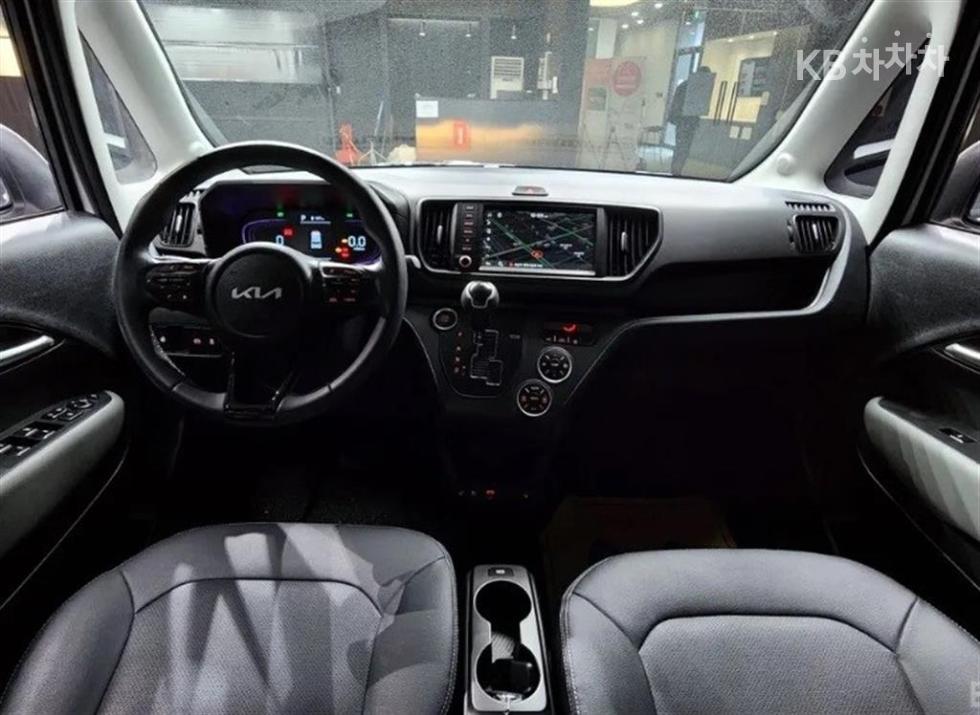 2025 - kia kia