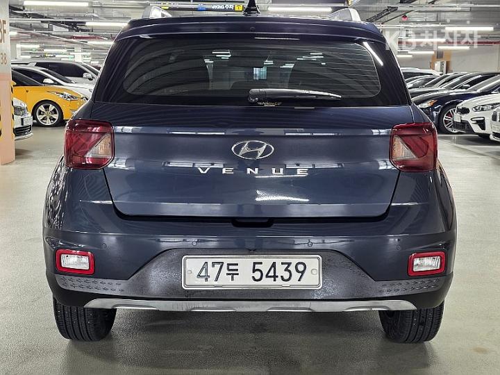 Hyundai Venue Gasoline 1.6 Modern 5