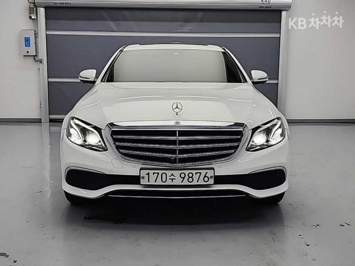 Mercedes-Benz E-Class W213 E300e 4MATIC Exclusive 3