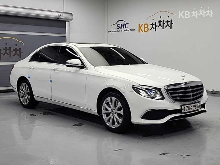 Mercedes-Benz E-Class W213 E300e 4MATIC Exclusive 5