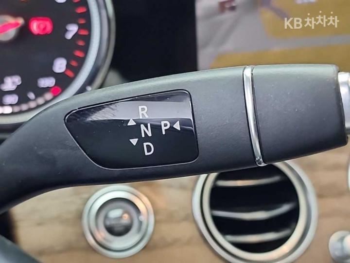 Mercedes-Benz E-Class W213 E300e 4MATIC Exclusive 8