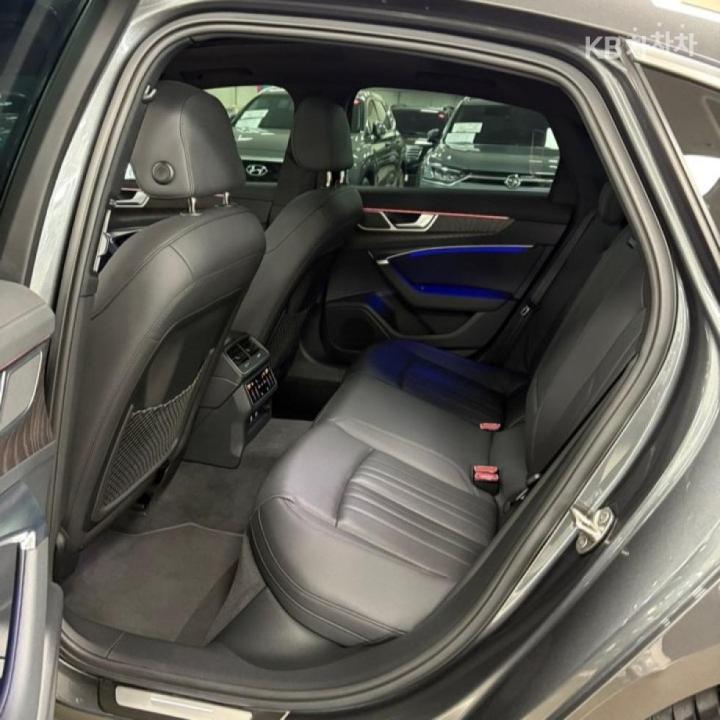 Audi A6 C8 45 TFSI Premium 8