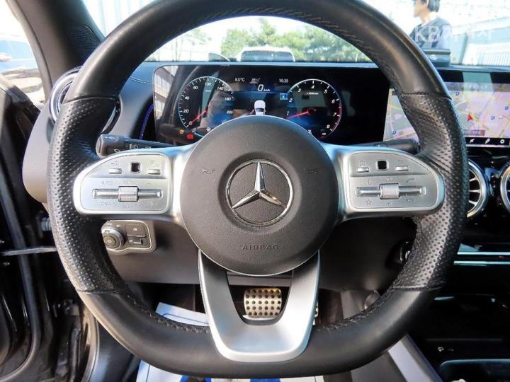 Mercedes-Benz GLB-Class X247 GLB250 4Matic 9