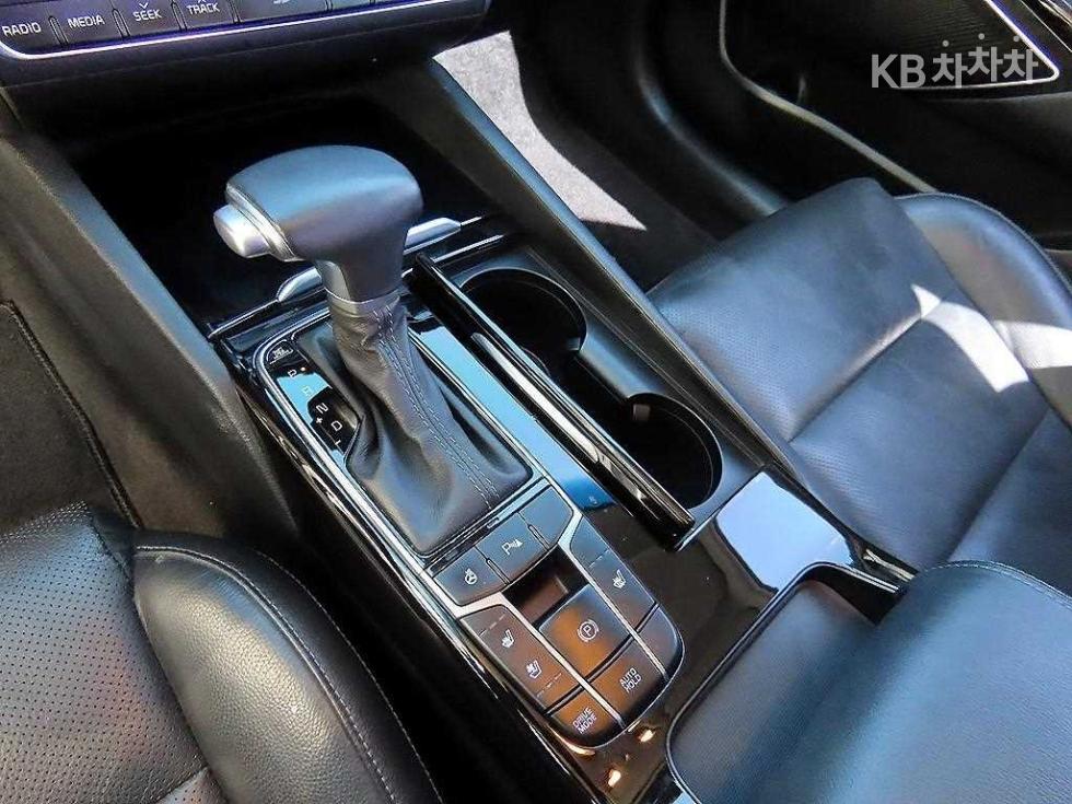 2017 - kia k7