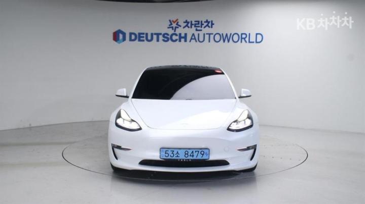 Tesla Model 3 Long Range 4