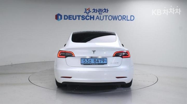 Tesla Model 3 Long Range 5