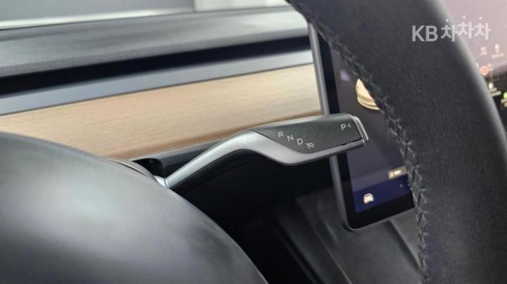 Tesla Model 3 Long Range 9