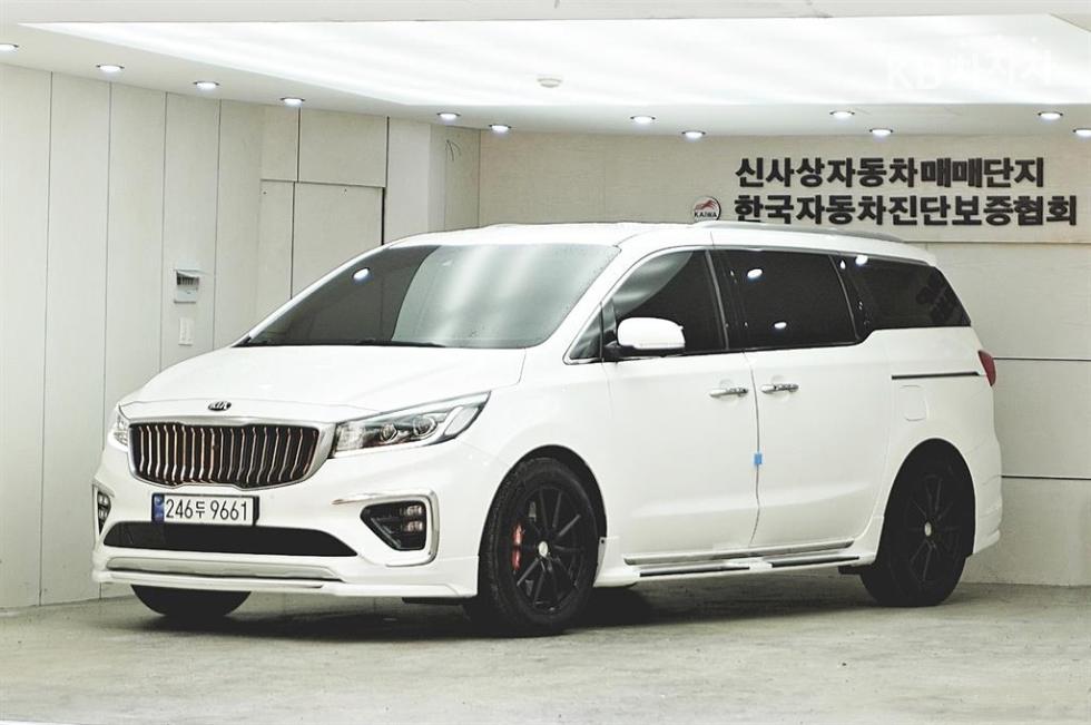 Kia Carnival