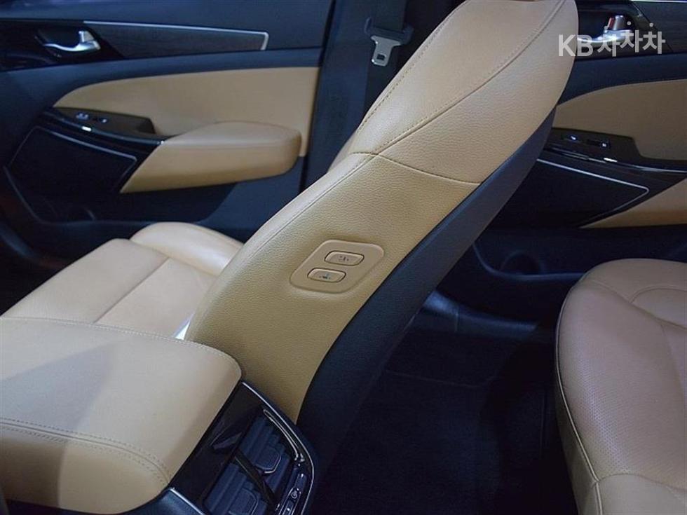 2020 - kia k7