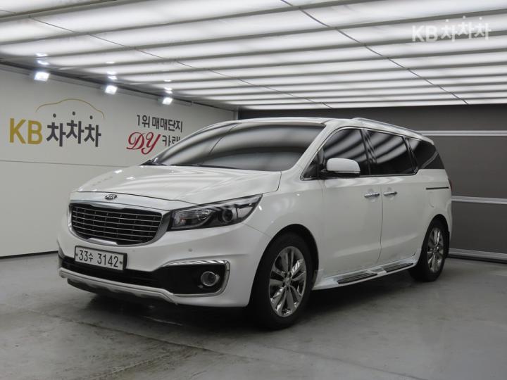 Kia Carnival 2.2 Diesel Limousine VIP 2