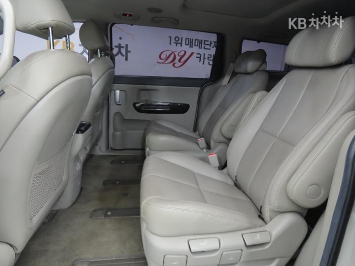 Kia Carnival 2.2 Diesel Limousine VIP 7