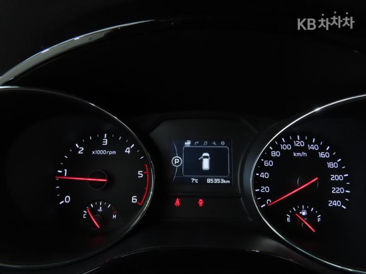 Kia Carnival 2.2 Diesel Limousine VIP 10