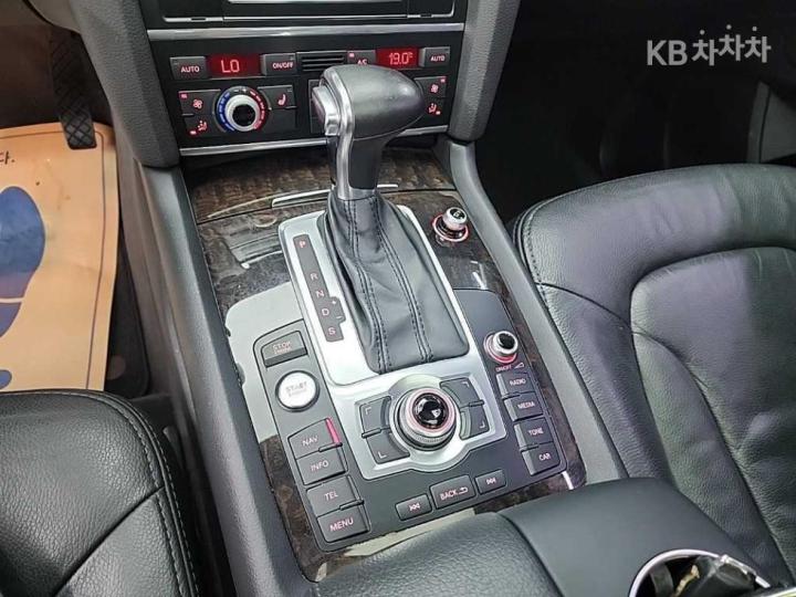 Audi Q7 35 TDI Quattro 4L 9