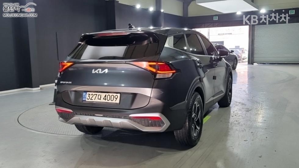 2022 - kia sportage