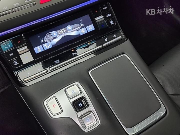 Hyundai Grandeur 2.5 LeBlanc 9