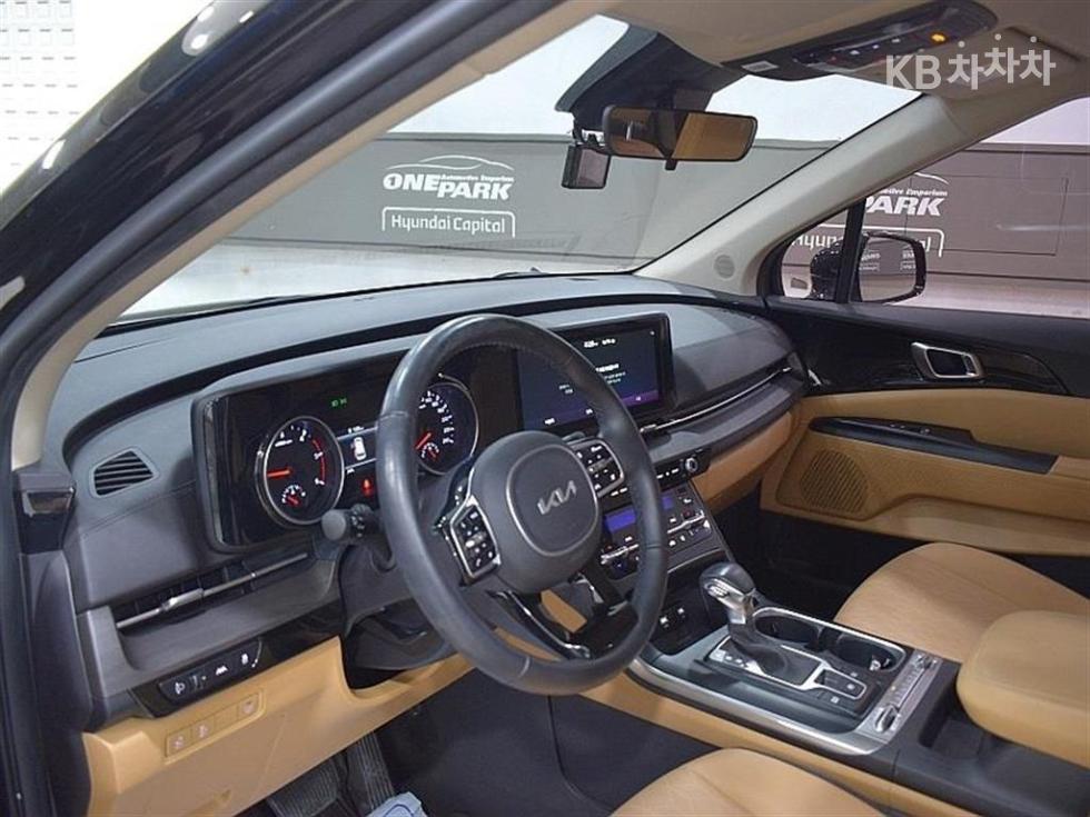 2022 - kia carnival