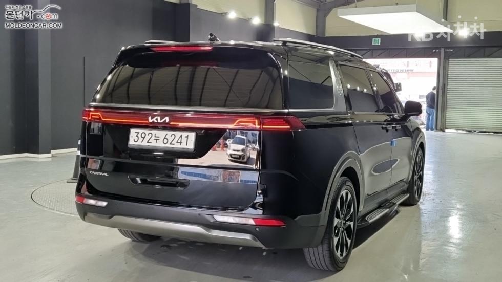 2023 - kia carnival