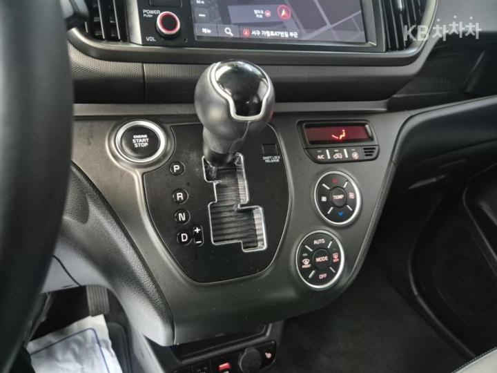 Kia Ray 1.0 Gasoline Signature 9