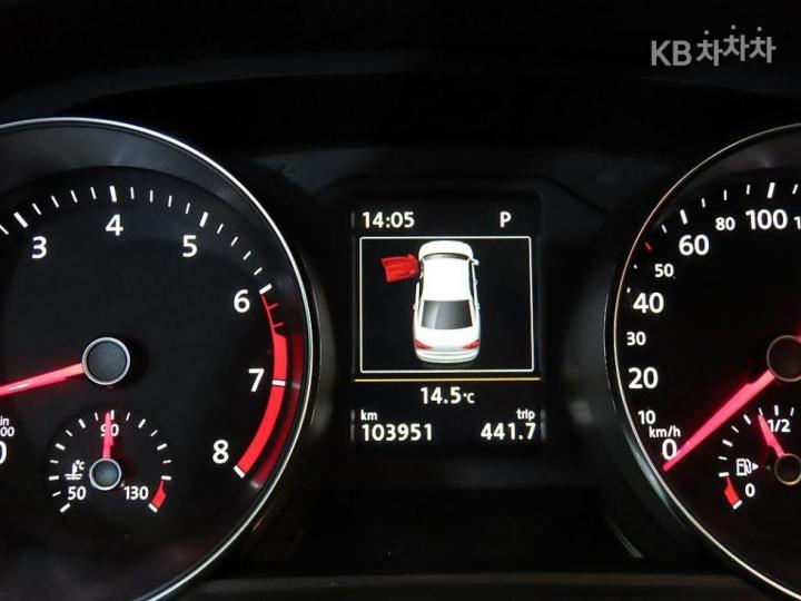 Volkswagen Passat 2.0 TSI 9