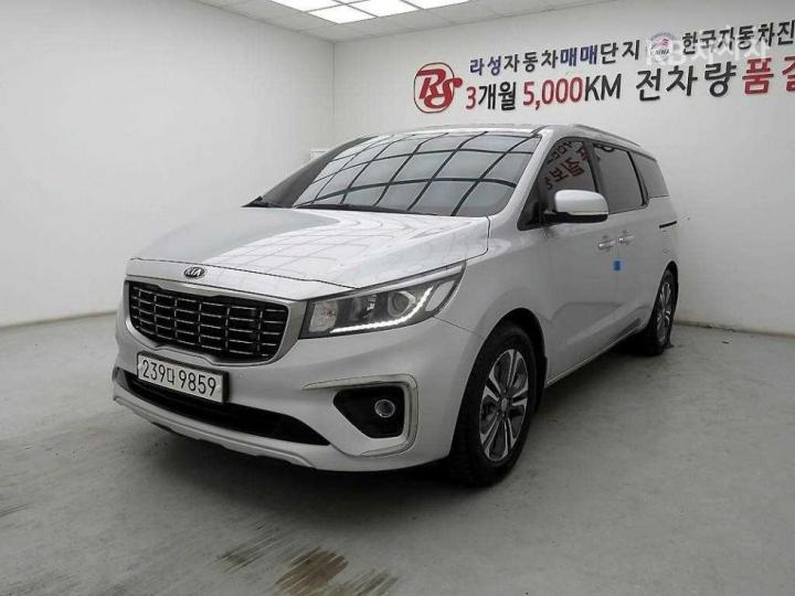 Kia Carnival 2.2 Diesel Luxury 3